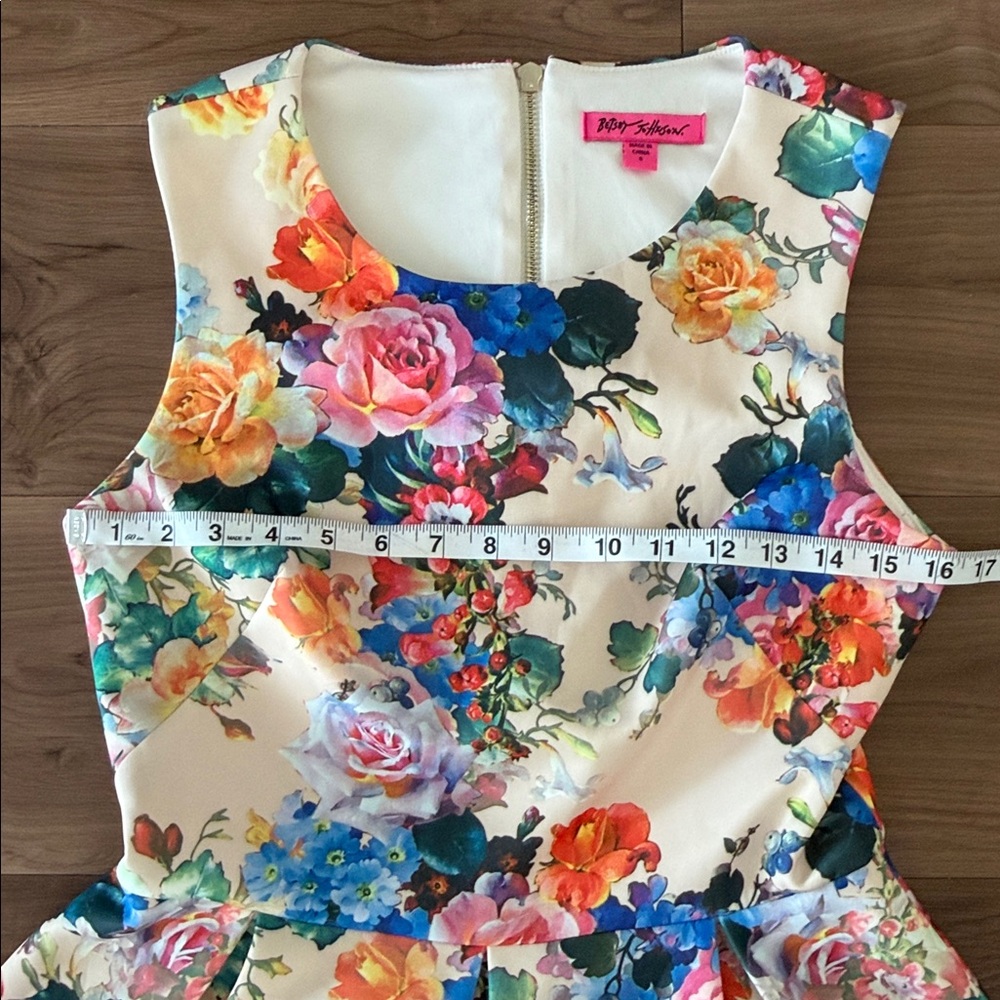 Betsey Johnson Floral Dress - Picture 4 of 9